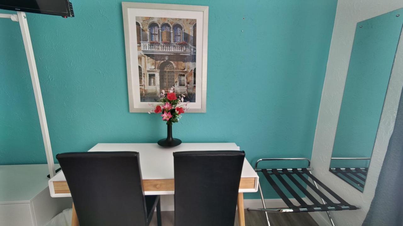 Orient B&B Holyhead Dış mekan fotoğraf