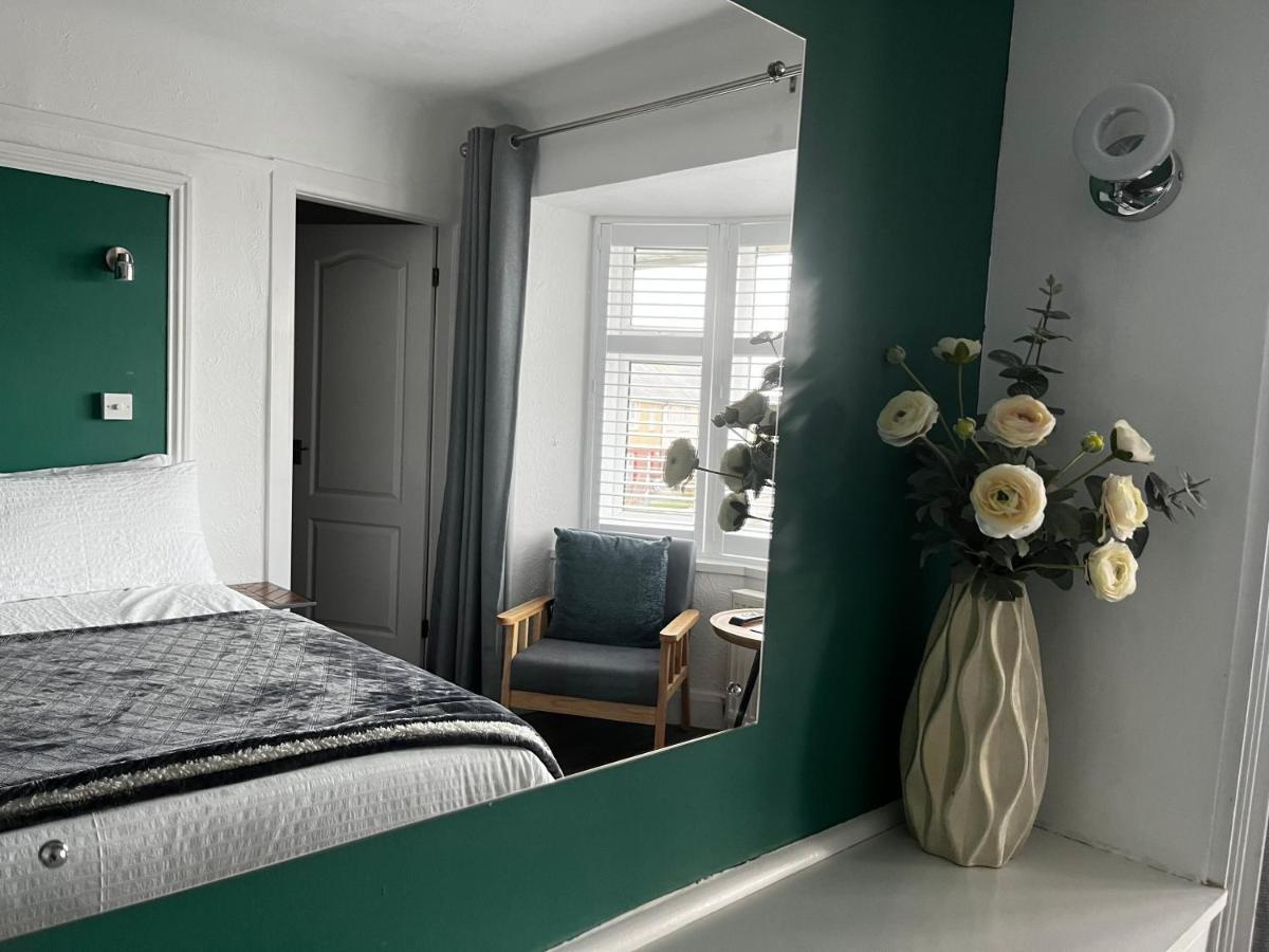 Orient B&B Holyhead Dış mekan fotoğraf