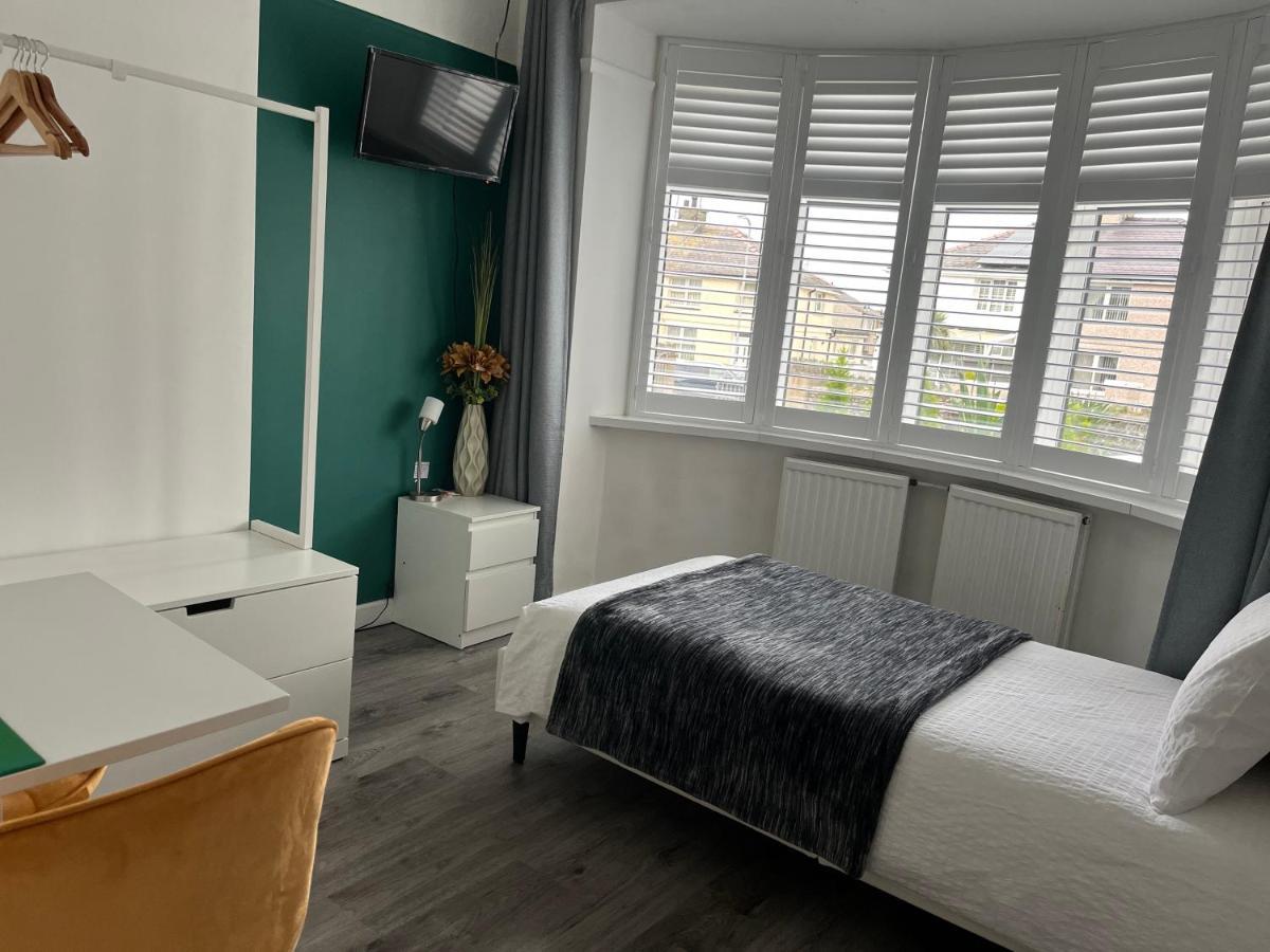 Orient B&B Holyhead Dış mekan fotoğraf