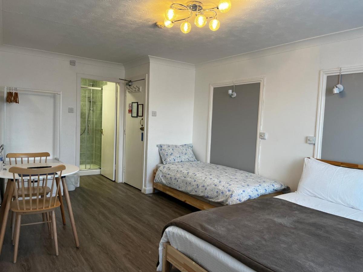 Orient B&B Holyhead Dış mekan fotoğraf