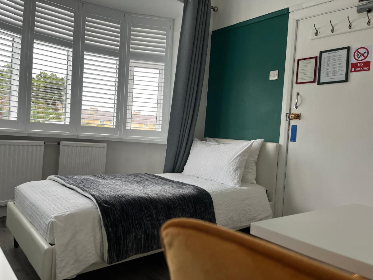 Orient B&B Holyhead Dış mekan fotoğraf